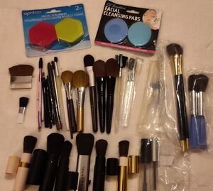 NWT & NWOT! Makeup Brushes, Facial Scrubbers, Cleansing Pads Set